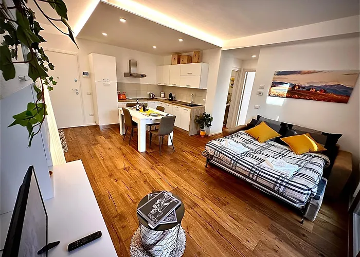 In The Heart Of Siena, 7 Minutes From Piazza Del Campo